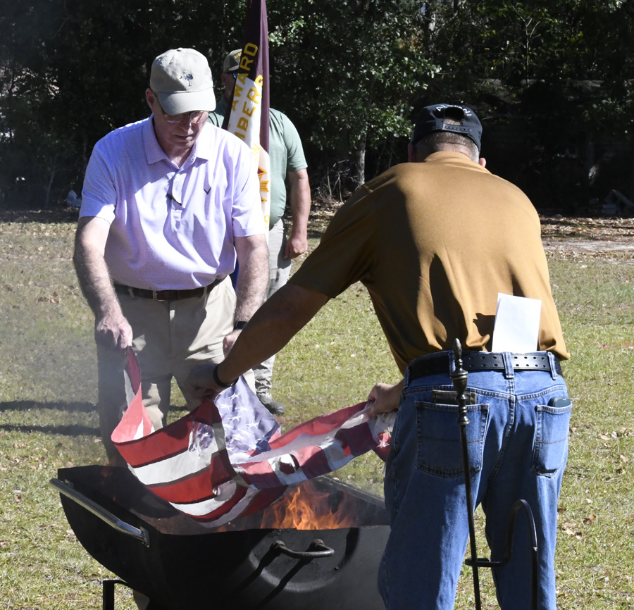 PHOTO GALLERY: Flag Retirement Ceremony Held