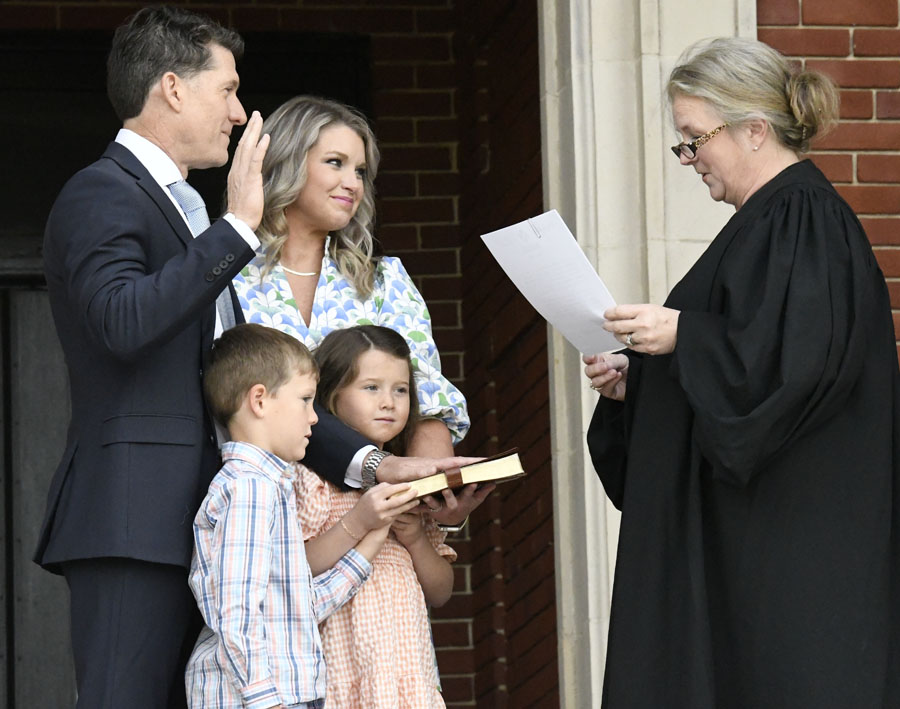 PHOTO GALLERY: Swearing In Of City Of Dillon Mayor And Council